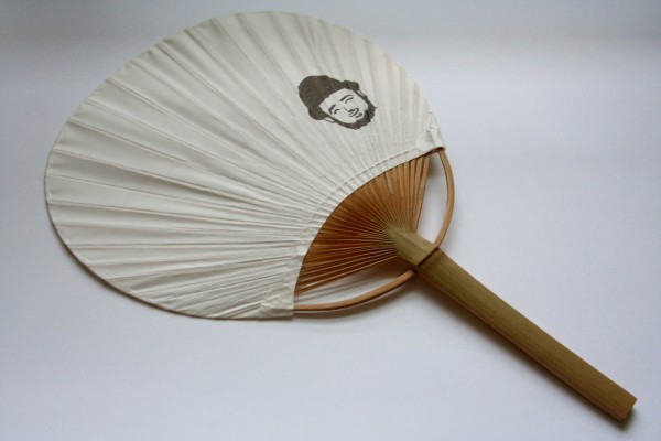 感激しました！イラストレーター井筒りつこさんによる「似顔絵うちわ」をご紹介いたします！